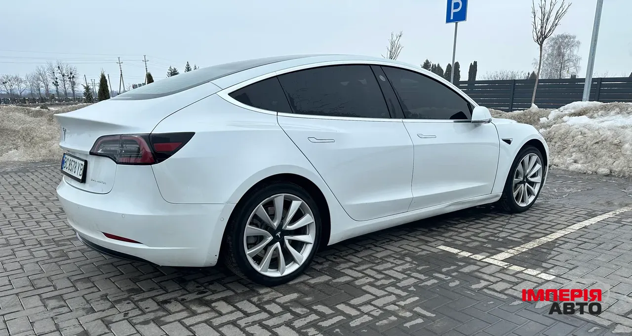 Tesla Model 3 - фото 4