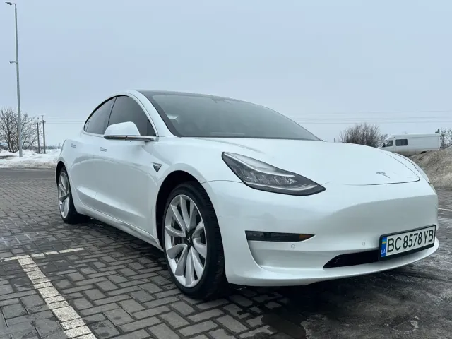 Tesla Model 3 - фото 2