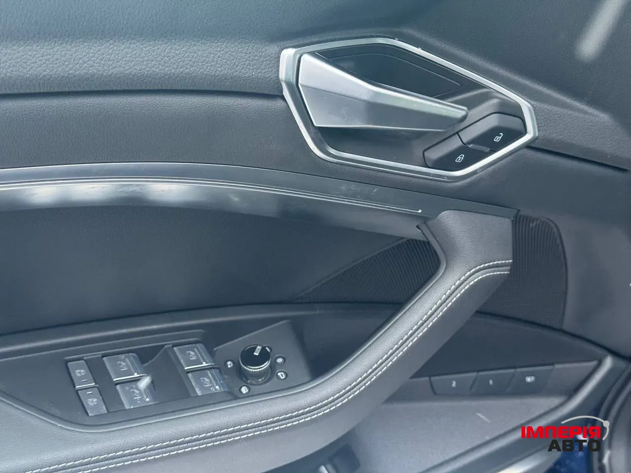 Audi e-tron - фото 17