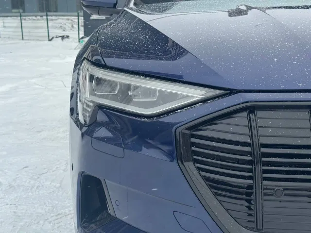 Audi e-tron - фото 3