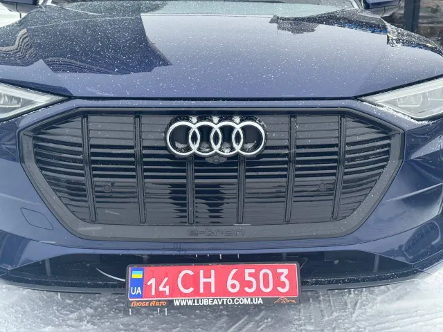 Audi e-tron - фото 2