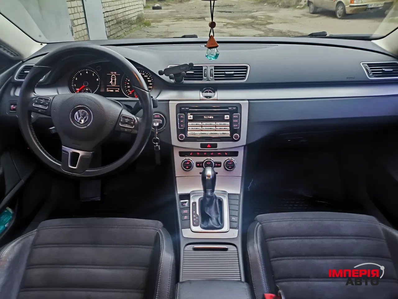 Volkswagen Passat CC - фото 16
