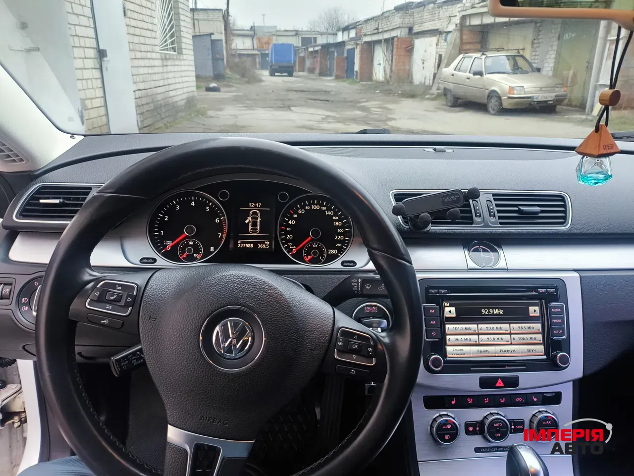 Volkswagen Passat CC - фото 11