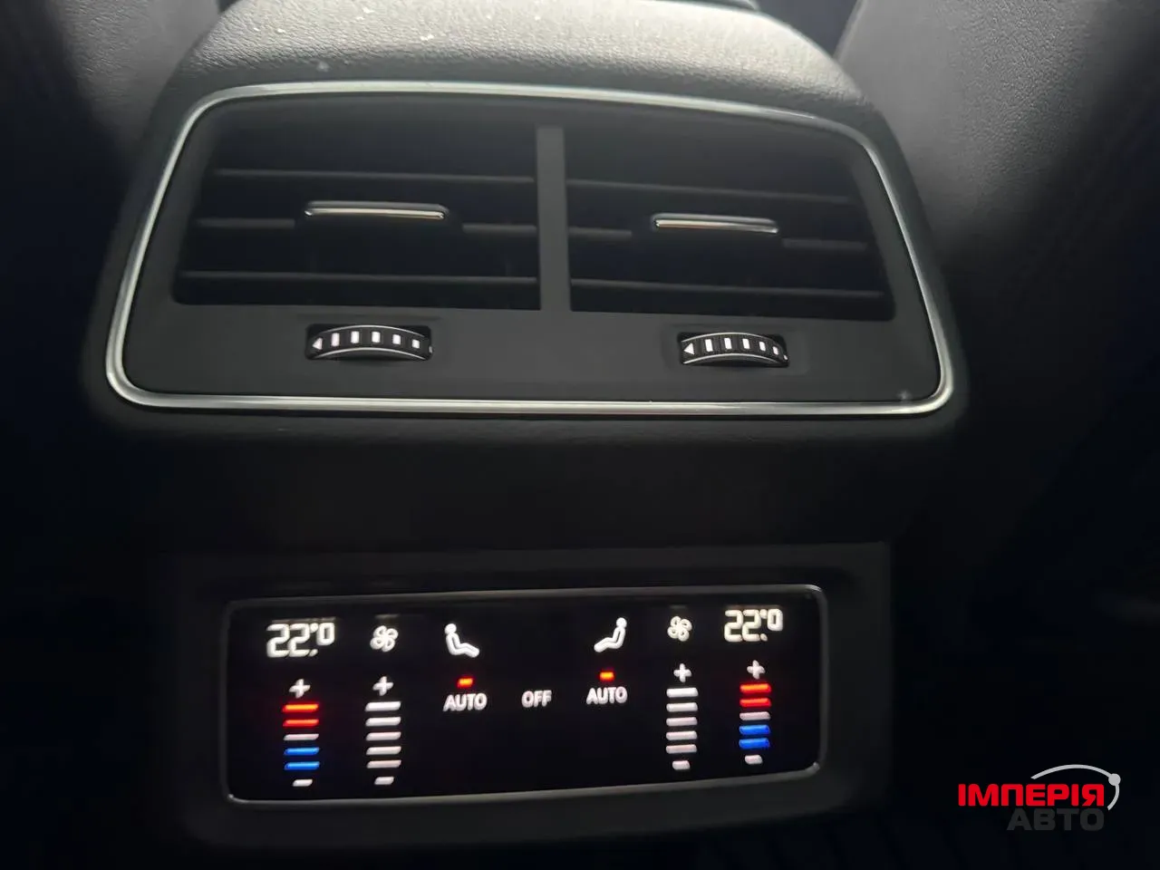 Audi e-tron - фото 17