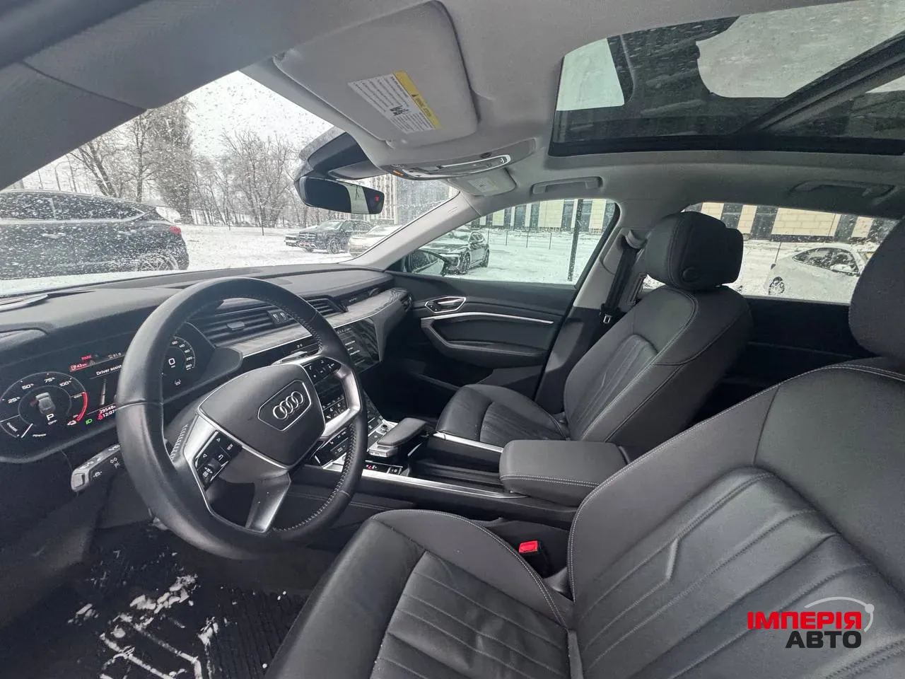 Audi e-tron - фото 14