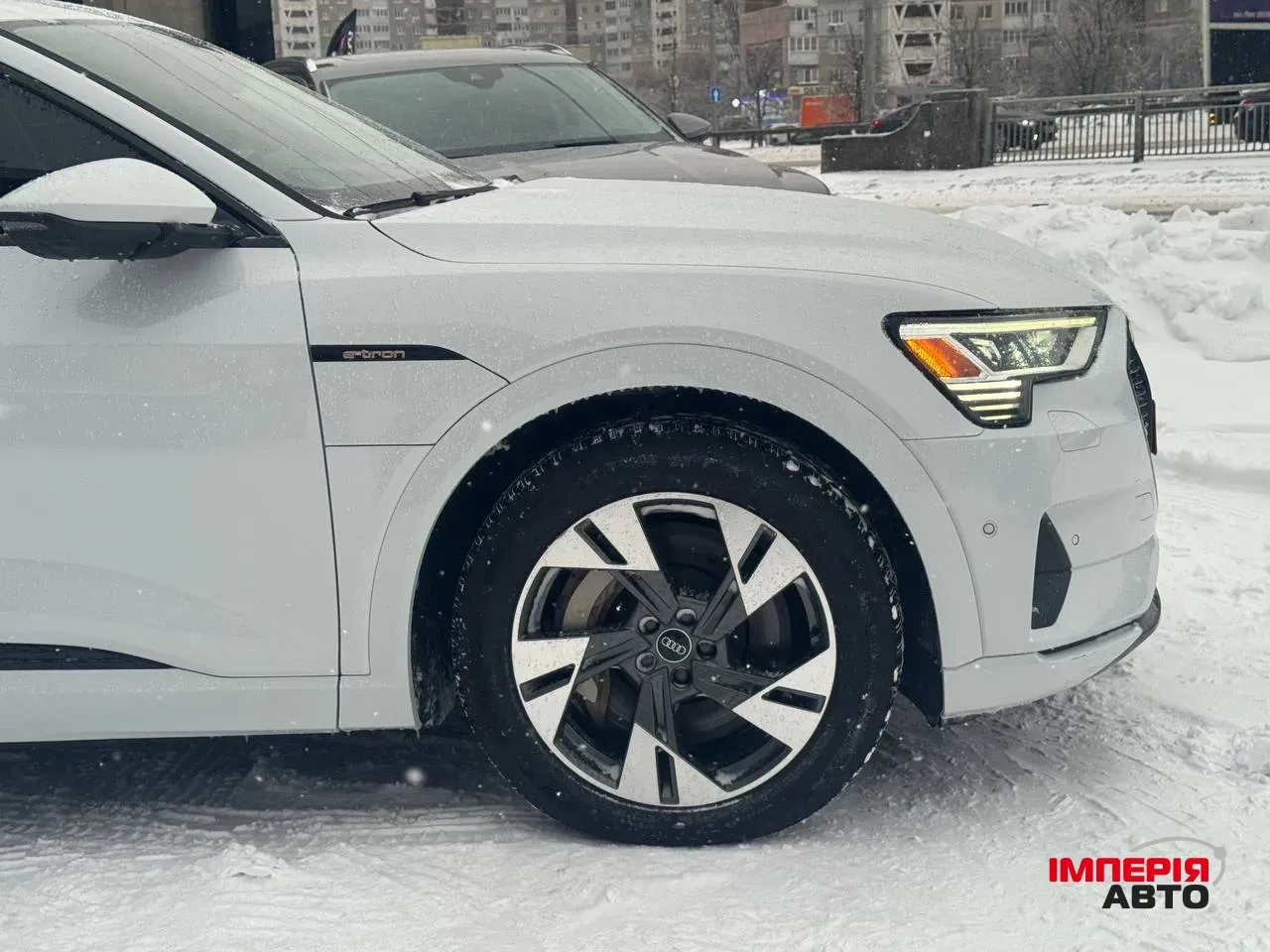 Audi e-tron - фото 3