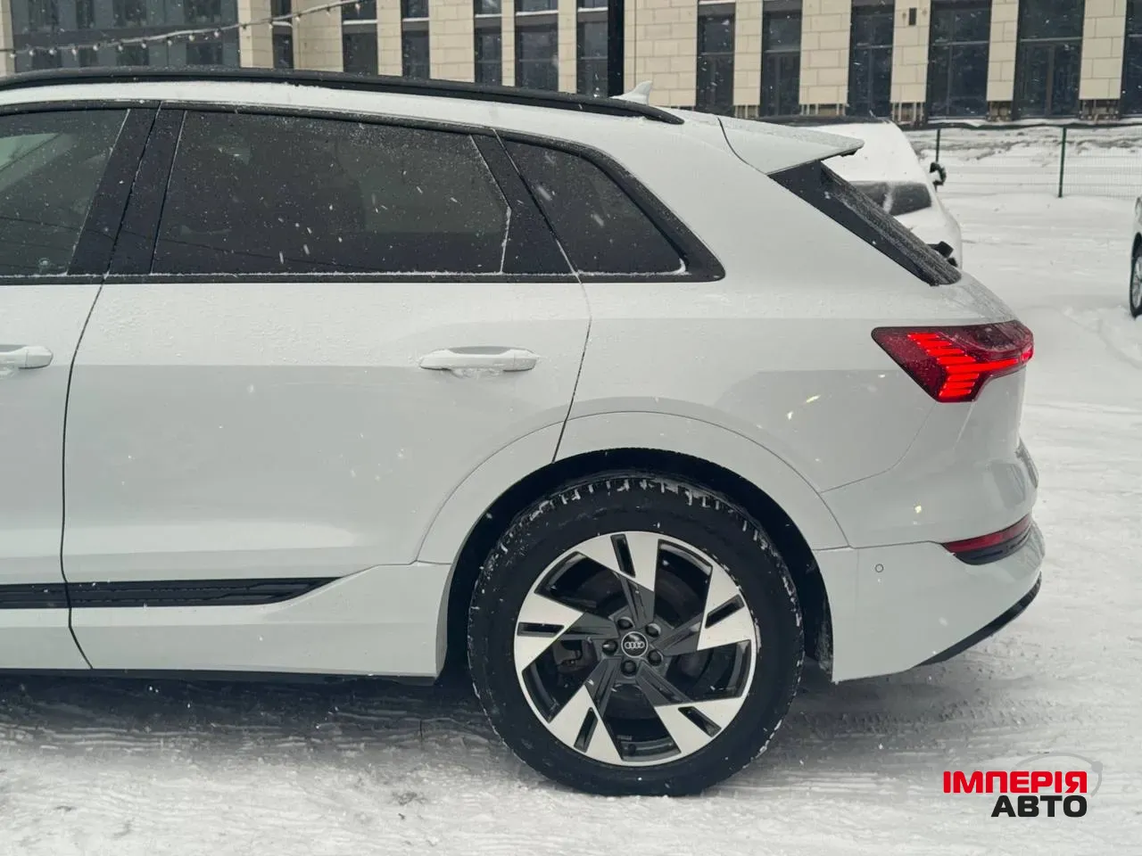 Audi e-tron - фото 8