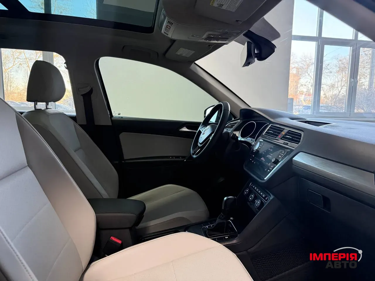 Volkswagen Tiguan - фото 6