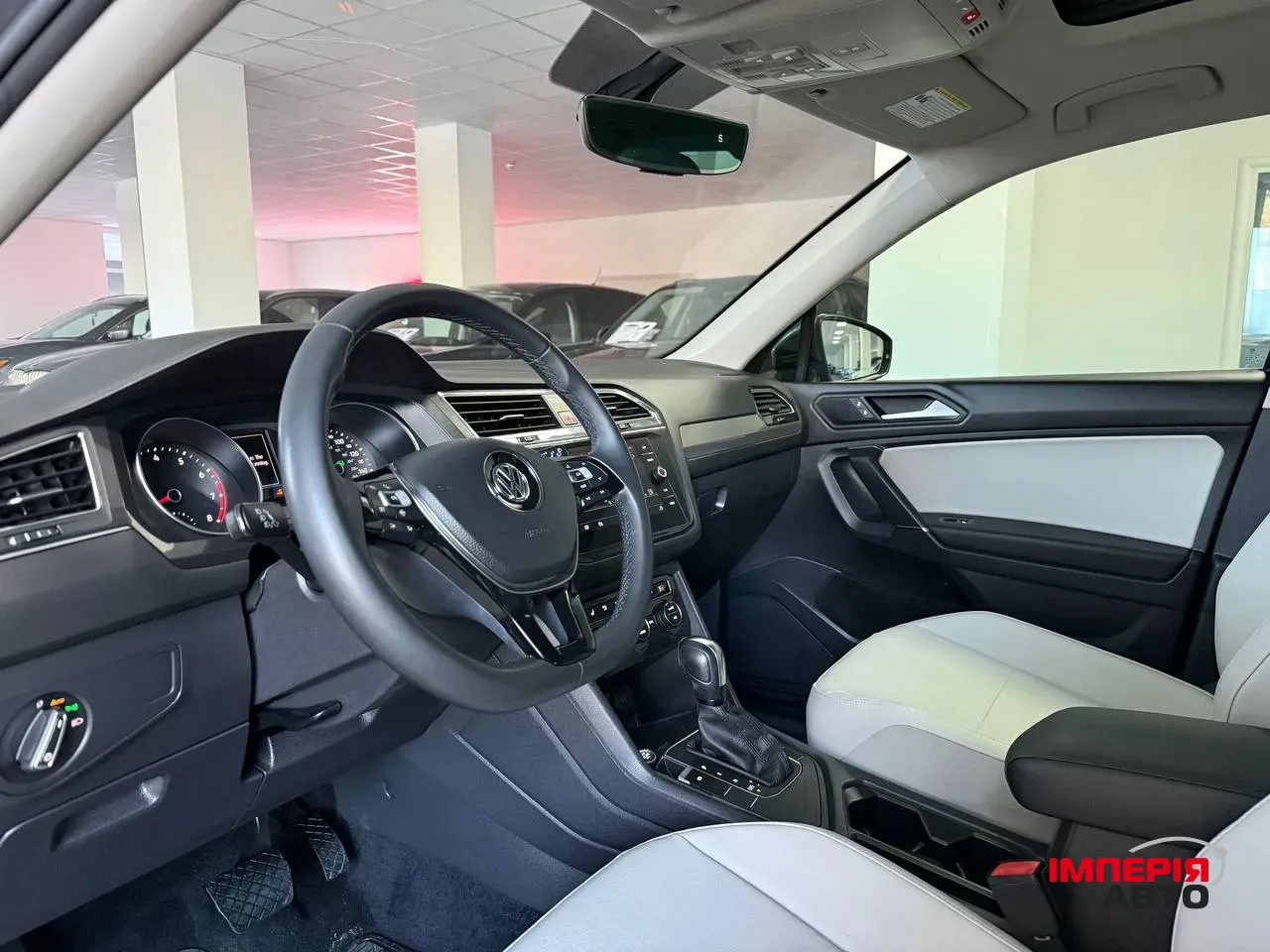 Volkswagen Tiguan - фото 7