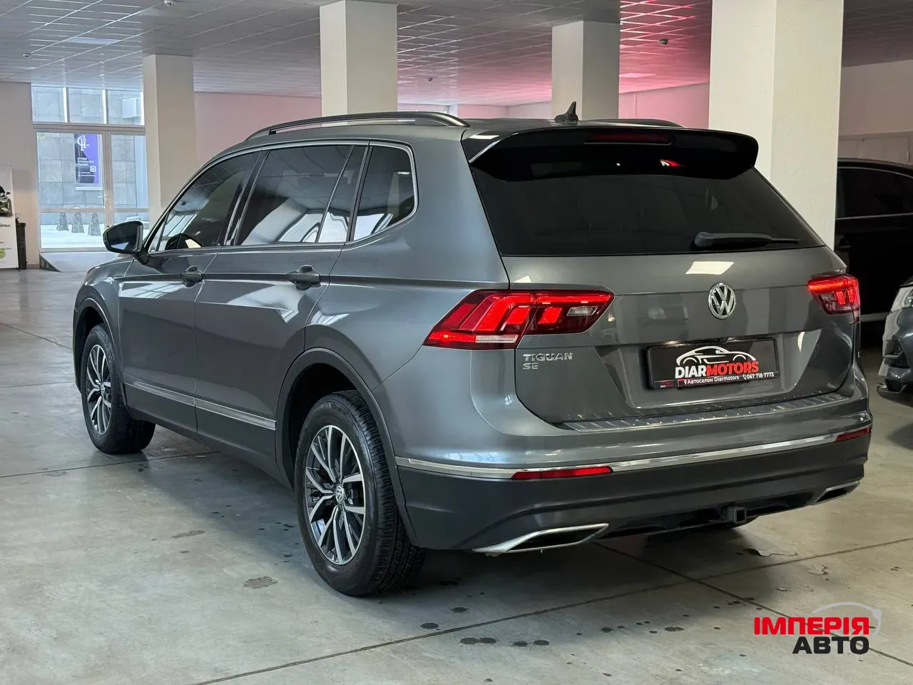 Volkswagen Tiguan - фото 4