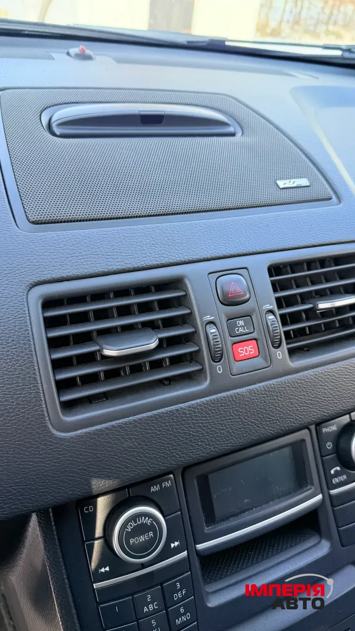 Volvo XC90 - фото 24