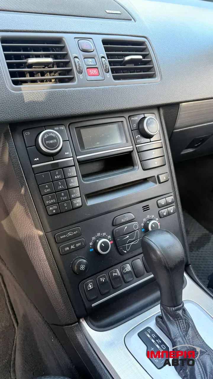 Volvo XC90 - фото 22