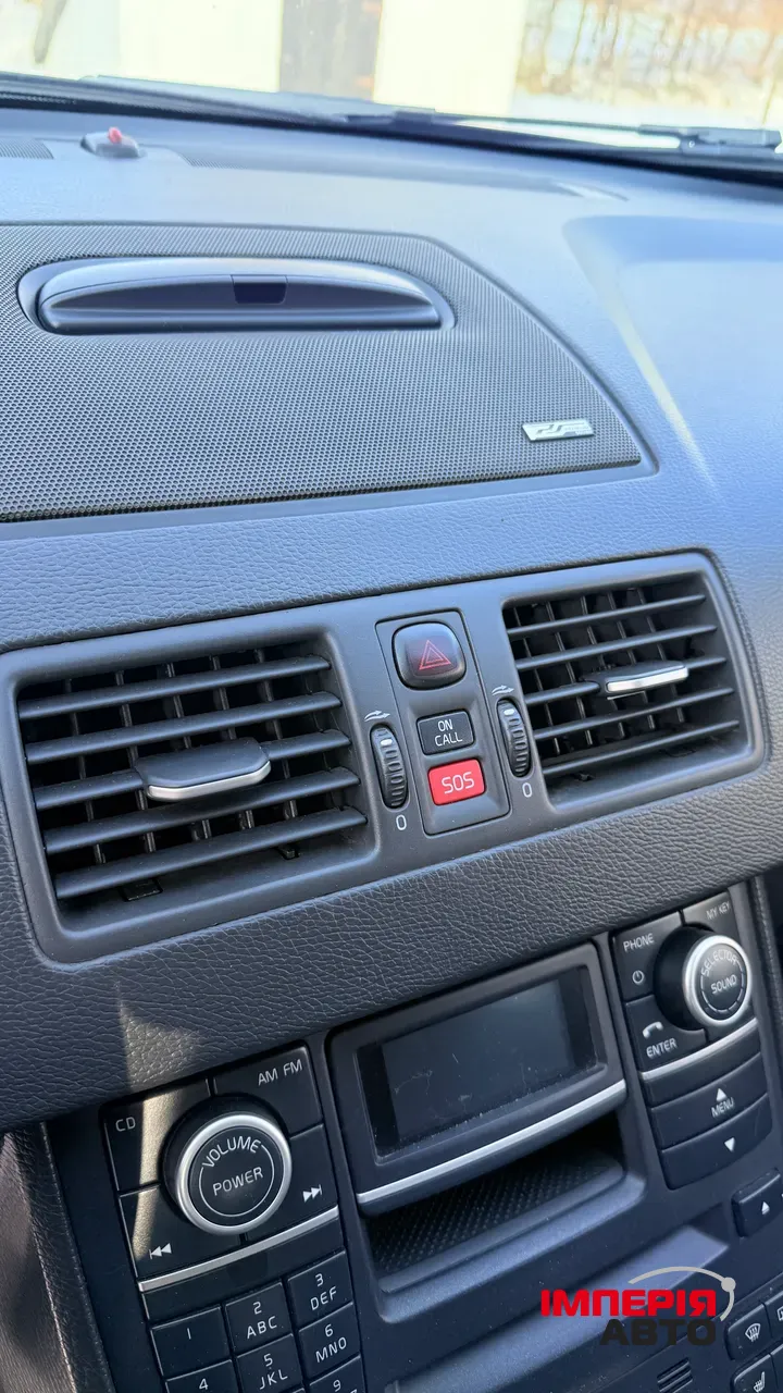 Volvo XC90 - фото 23