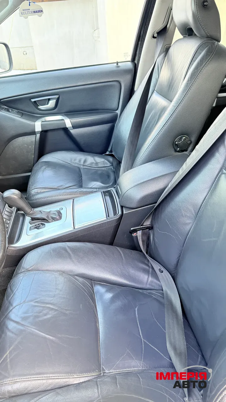 Volvo XC90 - фото 25