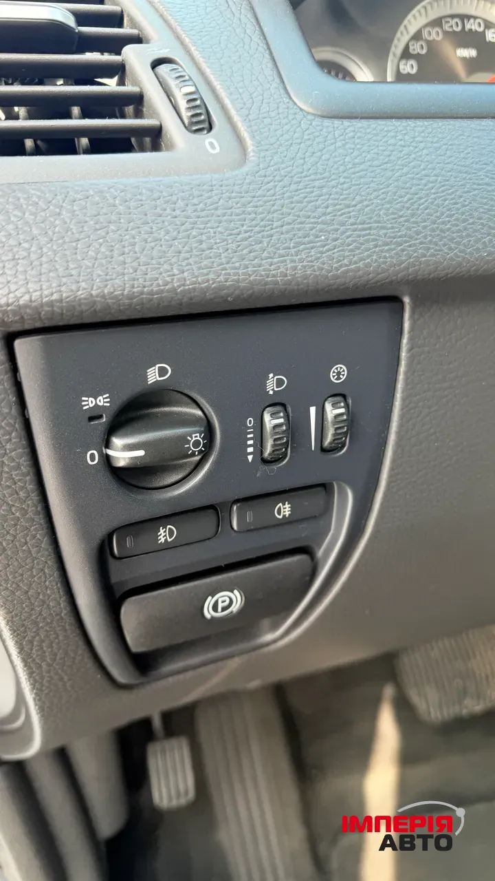 Volvo XC90 - фото 21