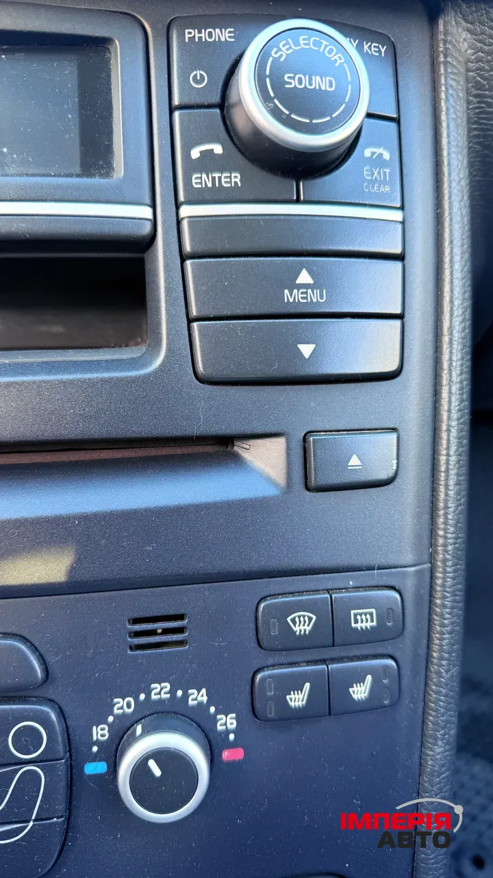 Volvo XC90 - фото 40