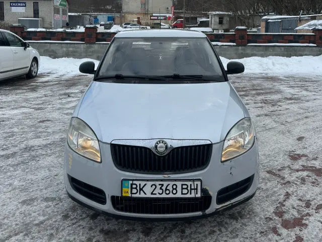 Skoda Fabia - фото 2