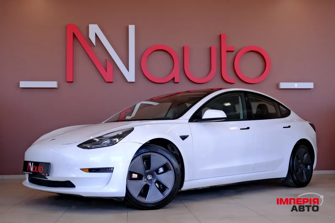 Tesla Model 3 - фото 1