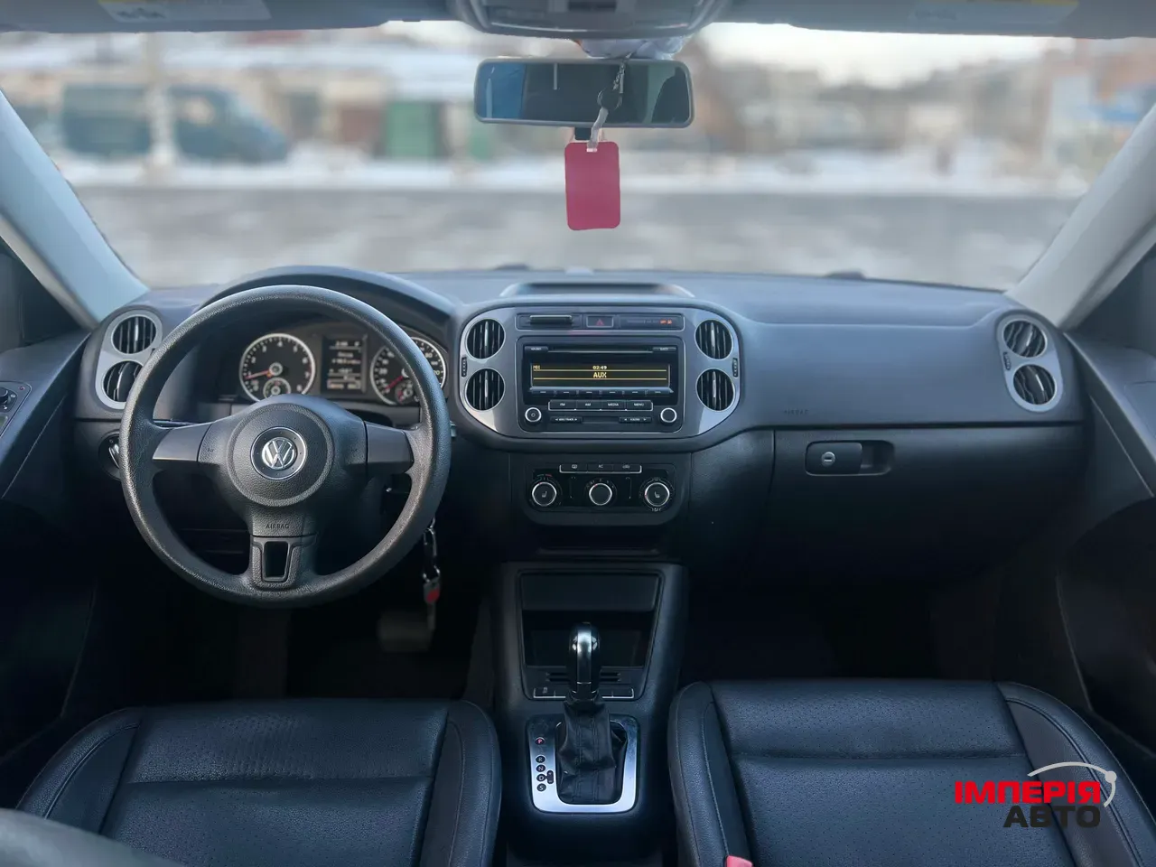 Volkswagen Tiguan - фото 11