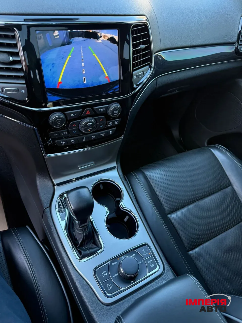 Jeep Grand Cherokee - фото 7