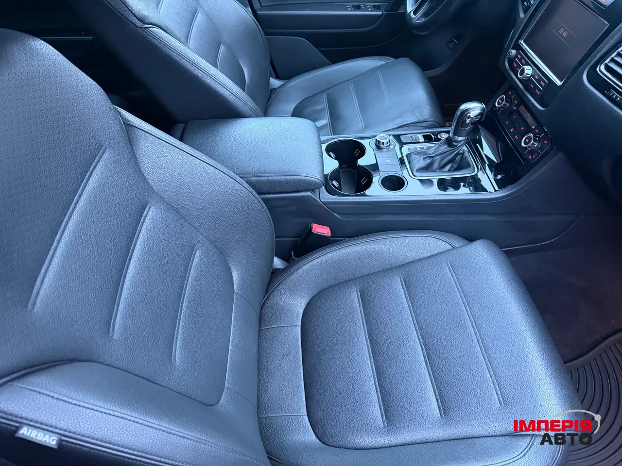 Volkswagen Touareg - фото 10