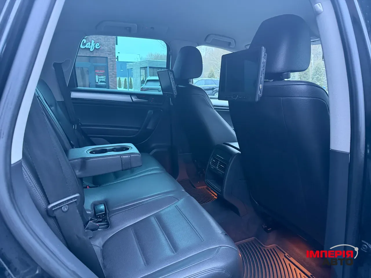 Volkswagen Touareg - фото 11