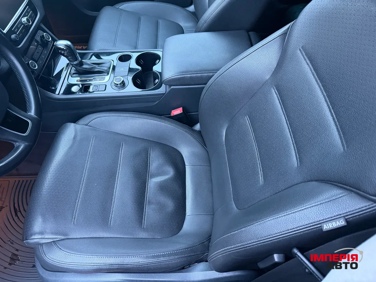 Volkswagen Touareg - фото 15