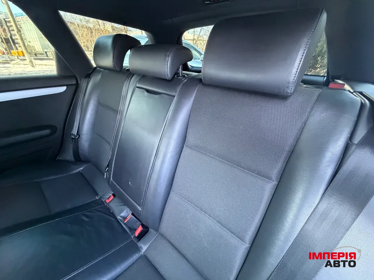 Audi A4 - фото 10