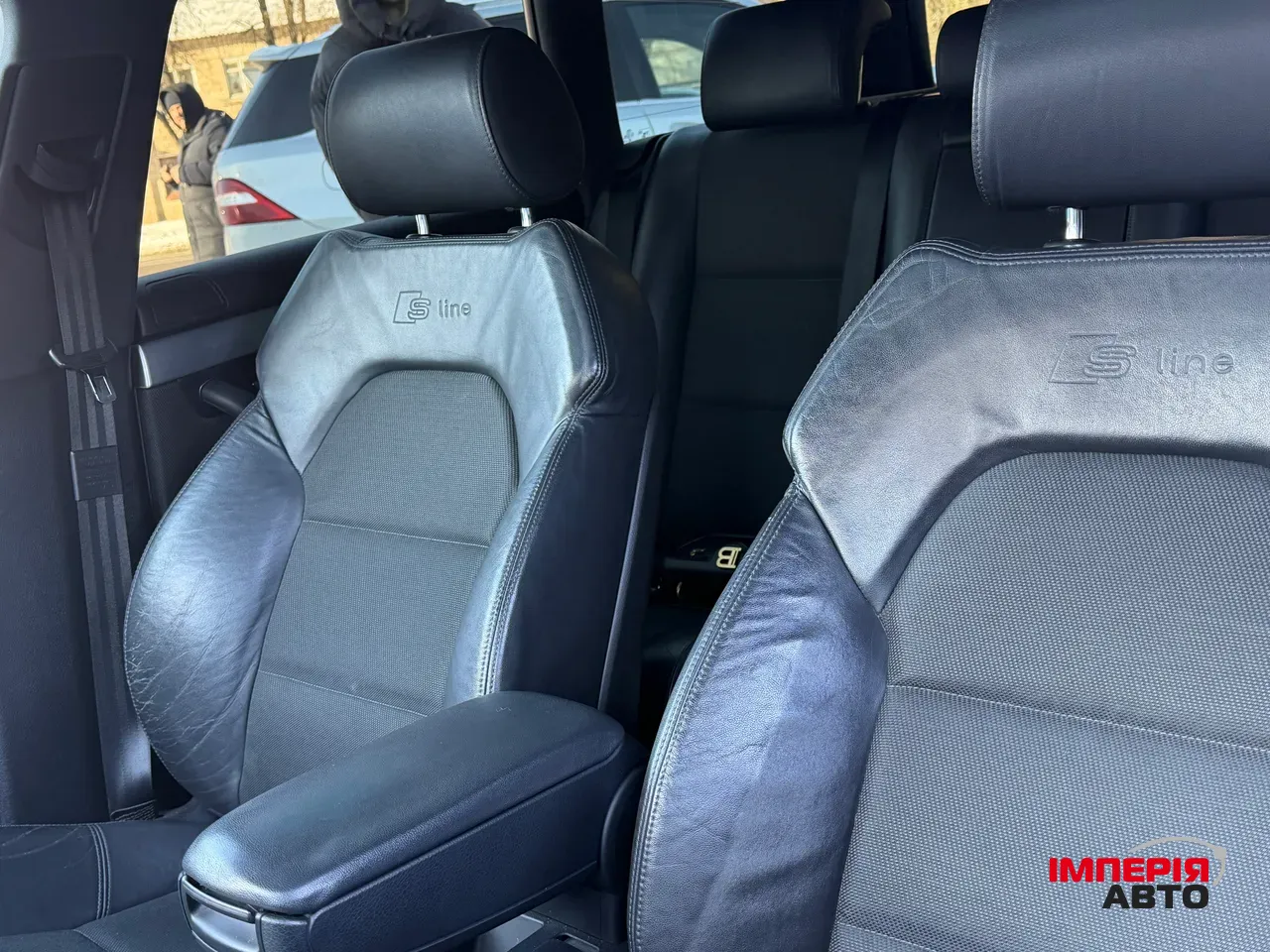 Audi A4 - фото 8