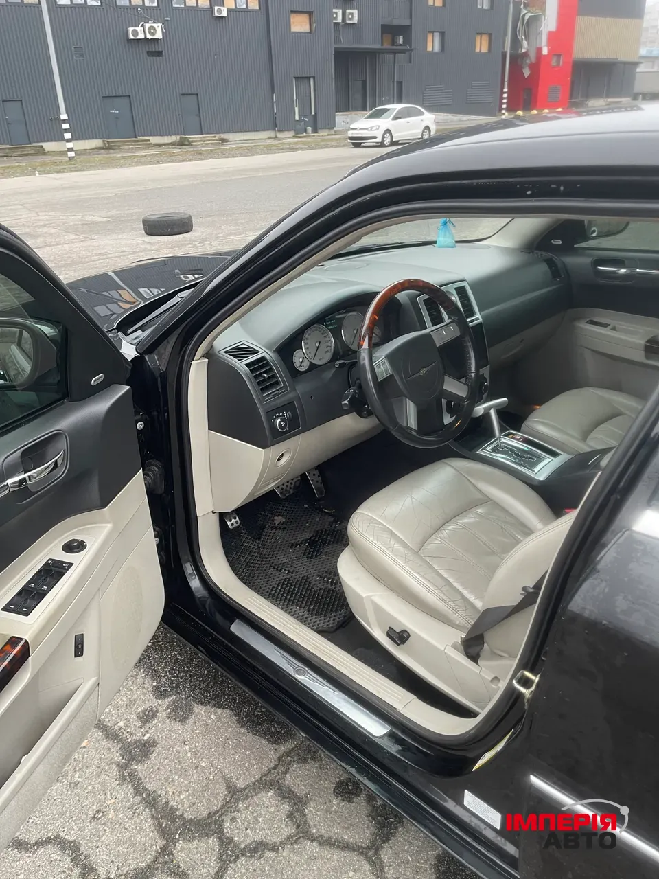 Chrysler 300C - фото 9