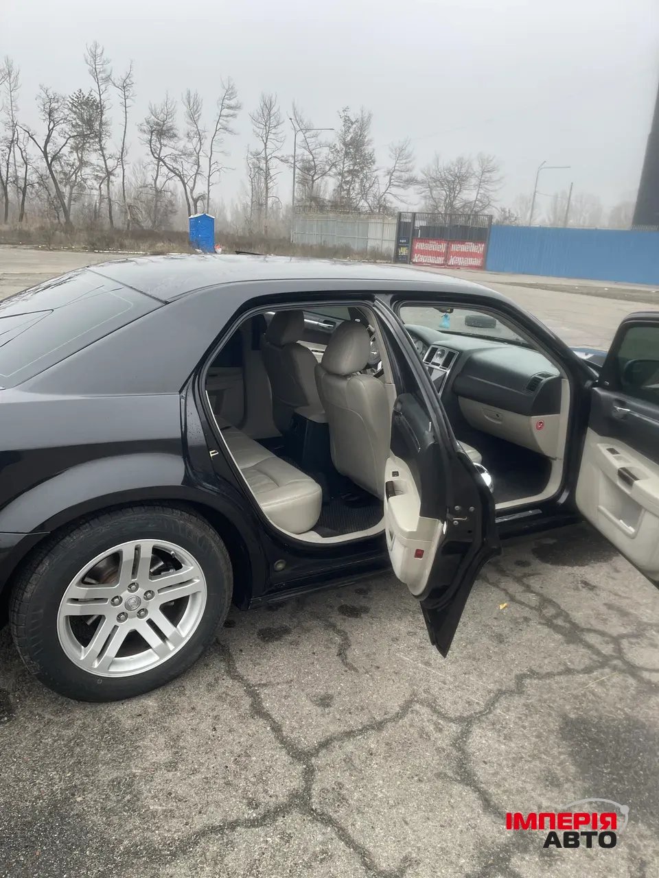 Chrysler 300C - фото 16