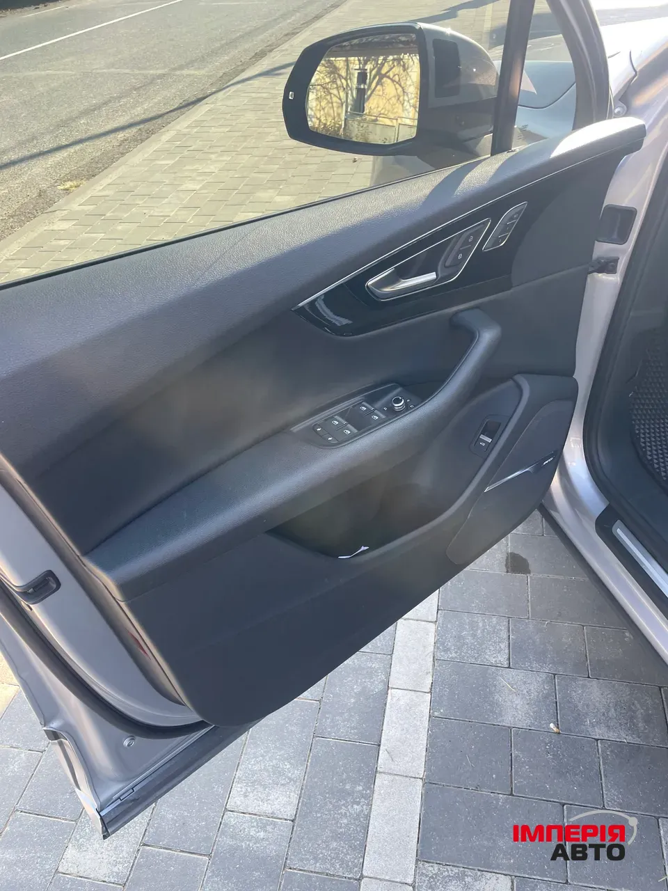 Audi Q7 - фото 23