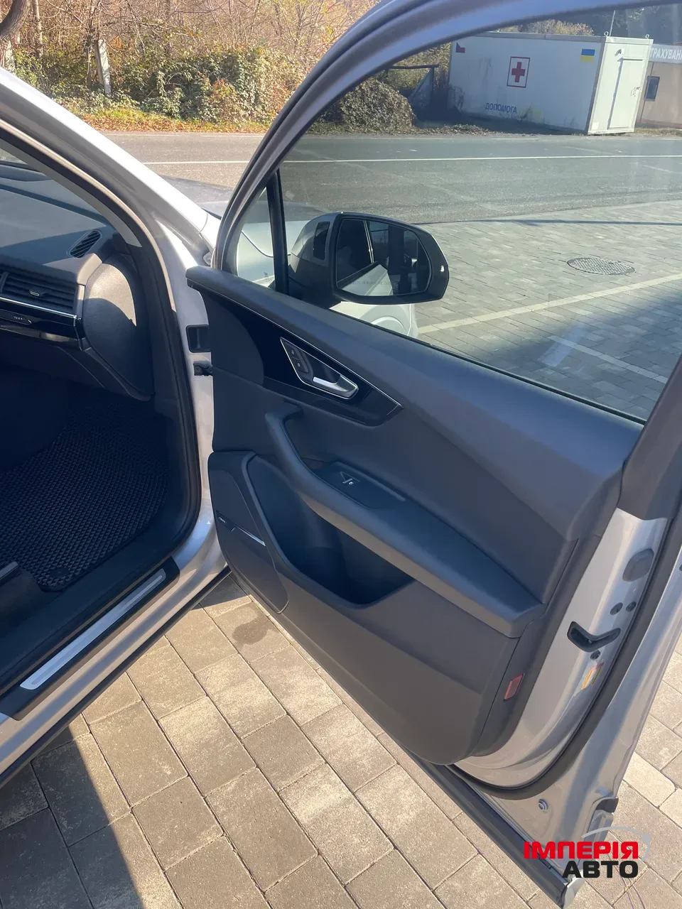 Audi Q7 - фото 24