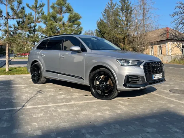 Audi Q7 - фото 5