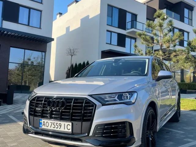 Audi Q7 - фото 2