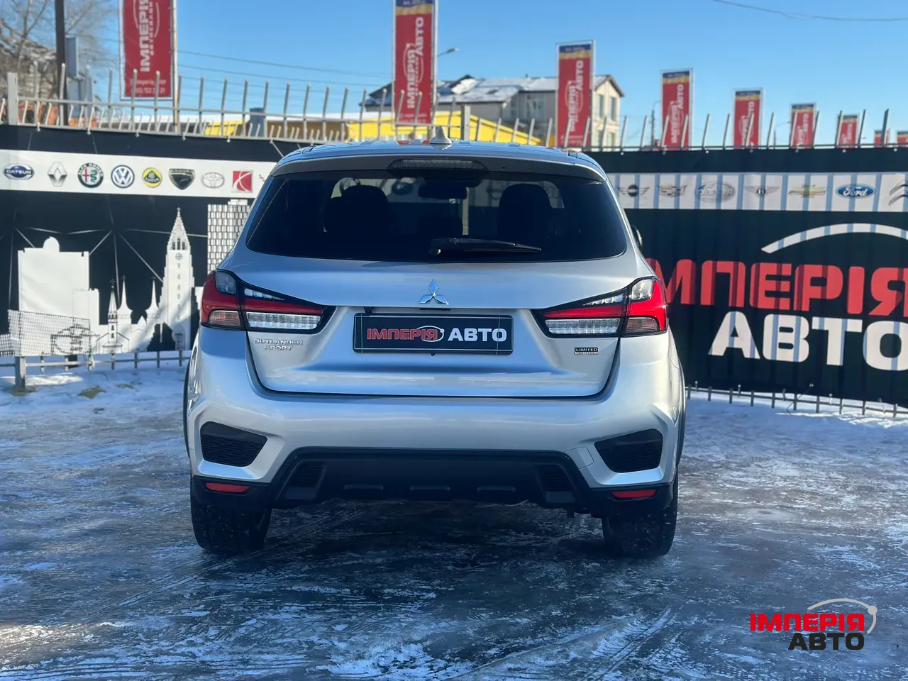 Mitsubishi Outlander Sport - фото 7