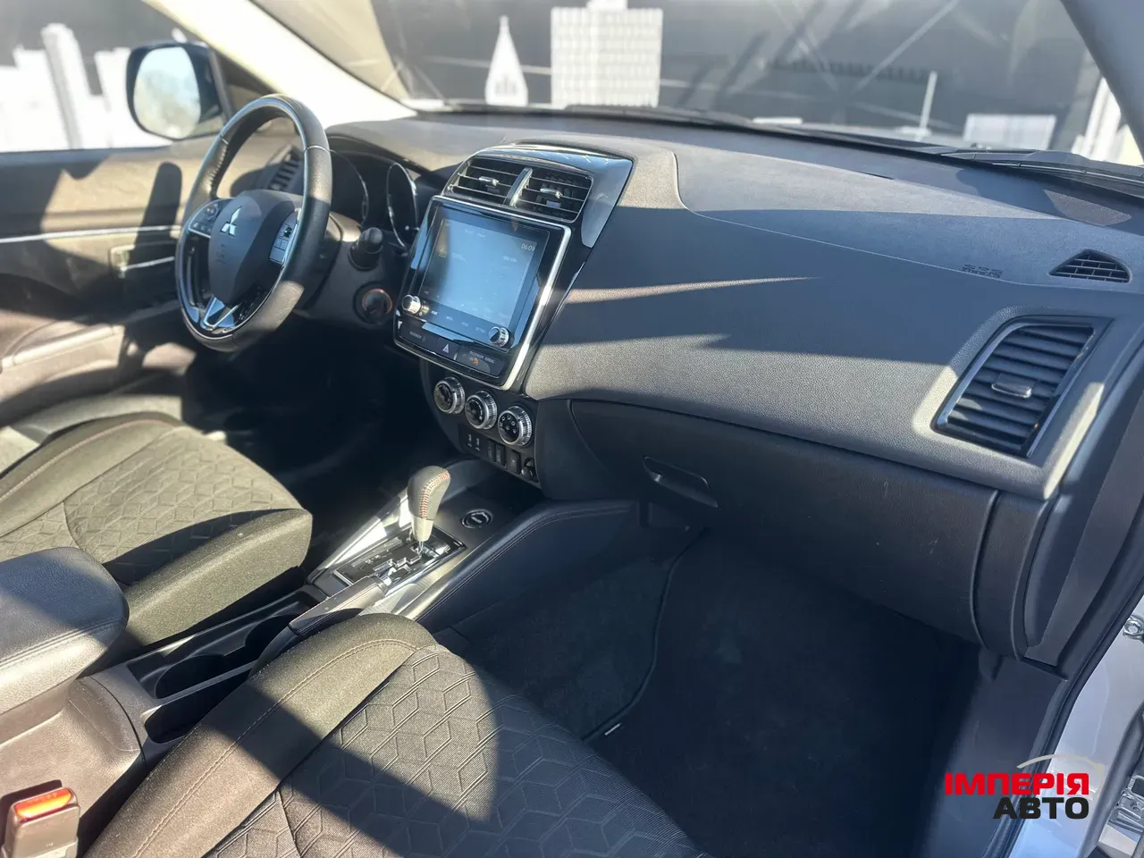 Mitsubishi Outlander Sport - фото 17