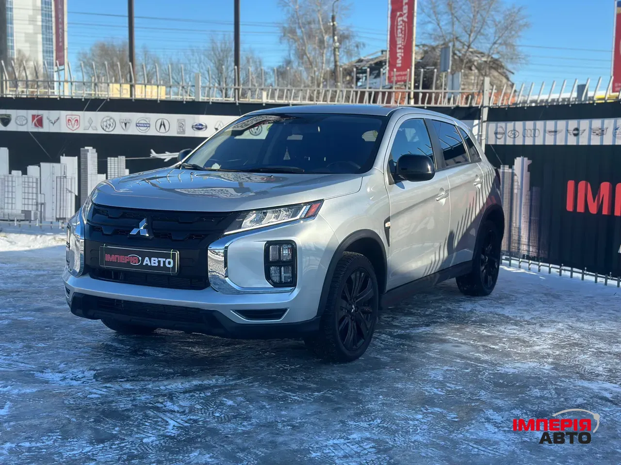 Mitsubishi Outlander Sport - фото 1