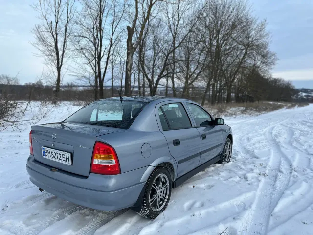 Opel Astra - фото 2