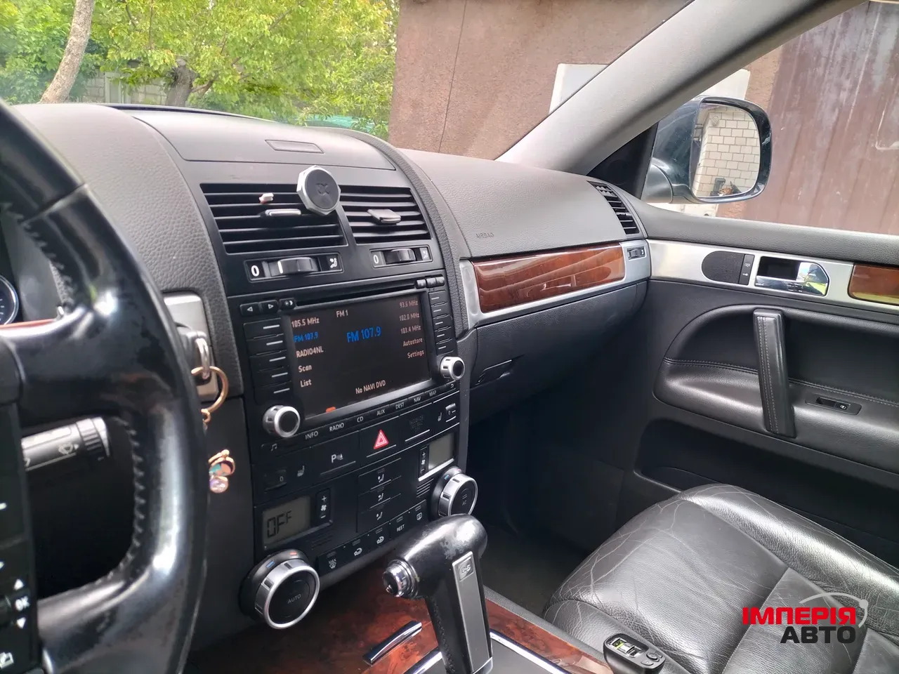 Volkswagen Touareg - фото 10