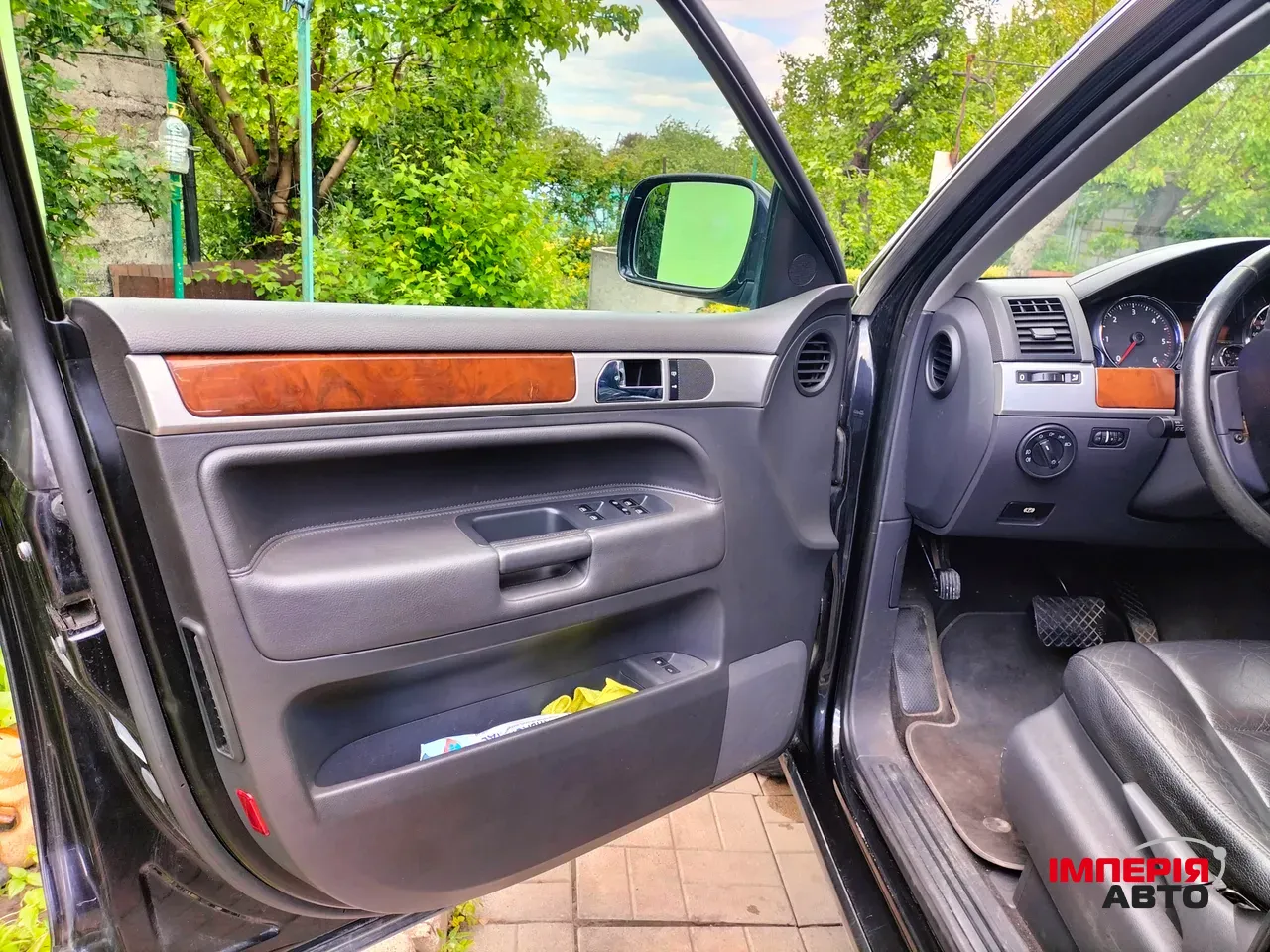 Volkswagen Touareg - фото 8