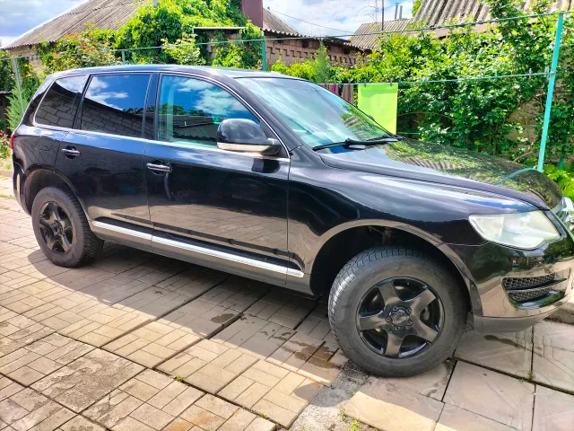 Volkswagen Touareg - фото 2