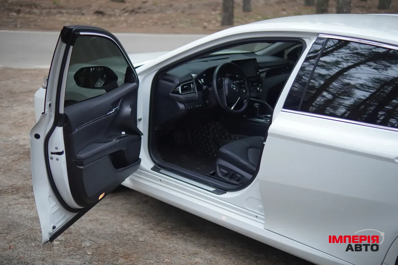Toyota Camry - фото 6