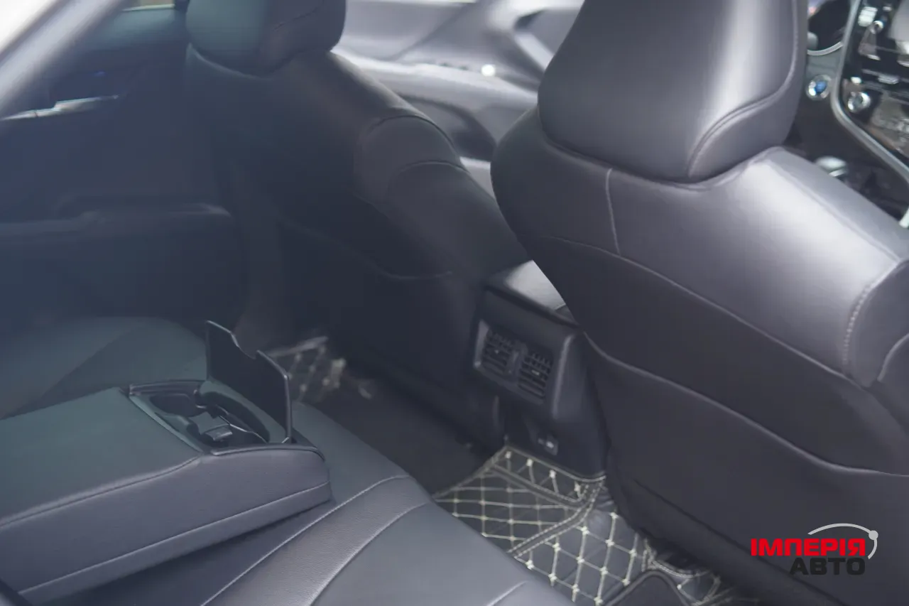 Toyota Camry - фото 8