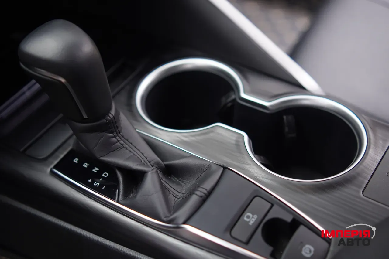 Toyota Camry - фото 9