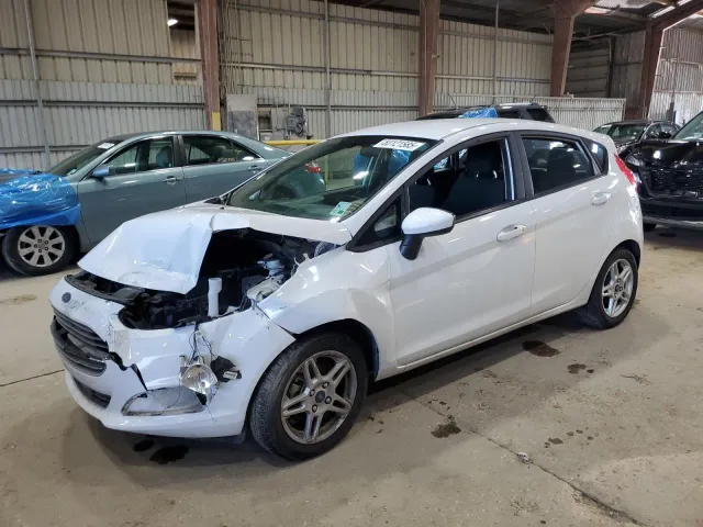 Ford Fiesta - фото 1