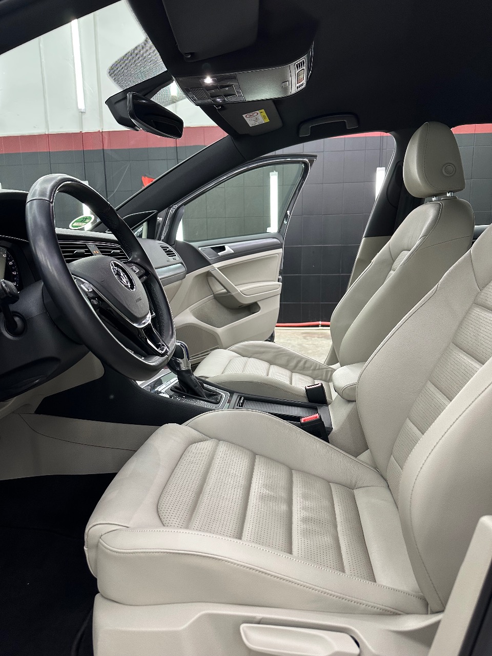 Volkswagen Golf - фото 6