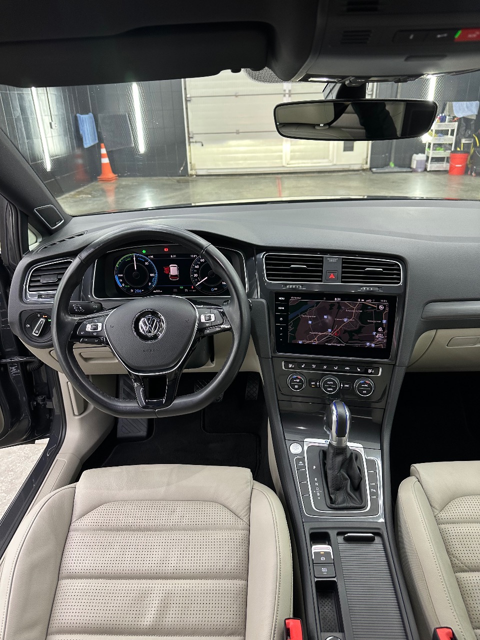 Volkswagen Golf - фото 1