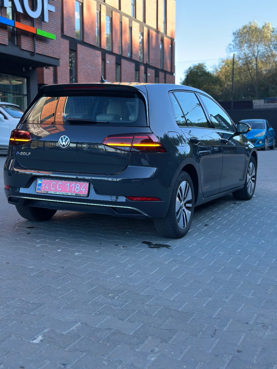 Volkswagen Golf - фото 9