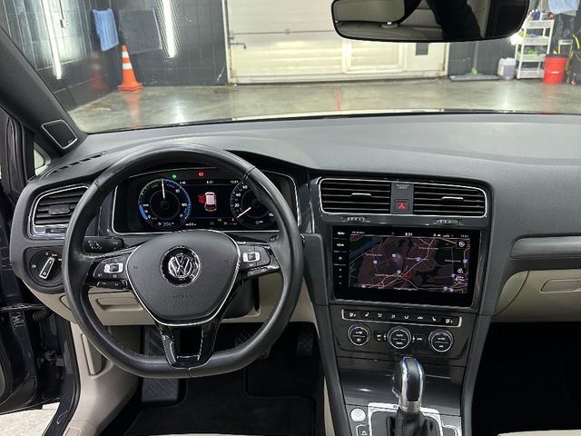 Volkswagen Golf - фото 1